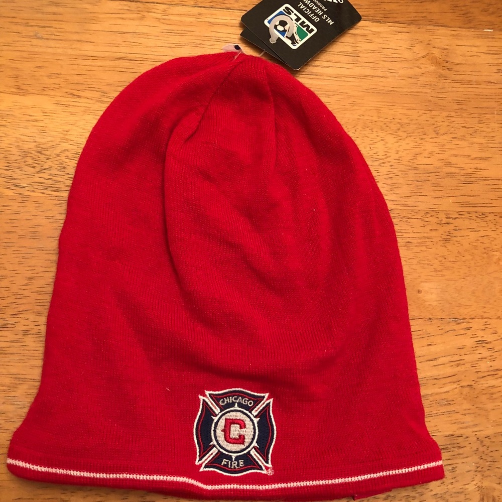 NWT Chicago Fire Hat REVERSIBLE Excellent New OS